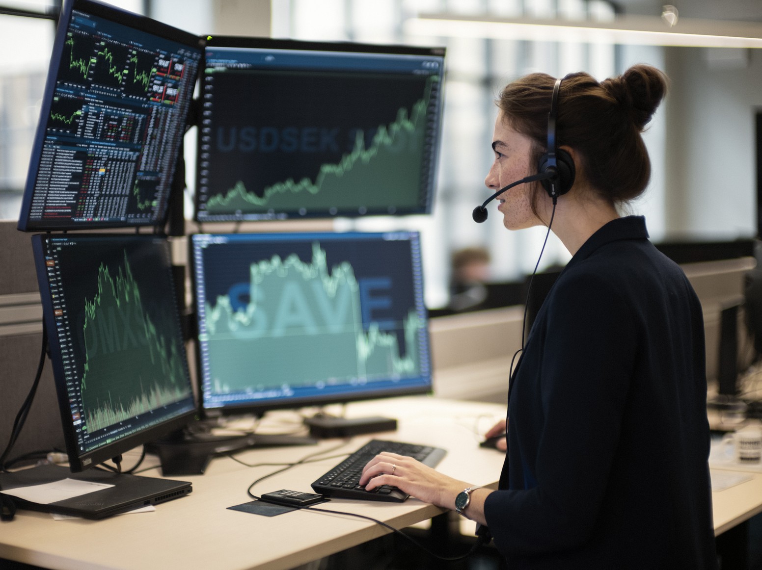 Trading platform woman cms (3)