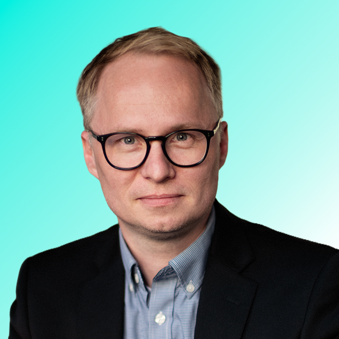 RogerMedTealGradientCloseup